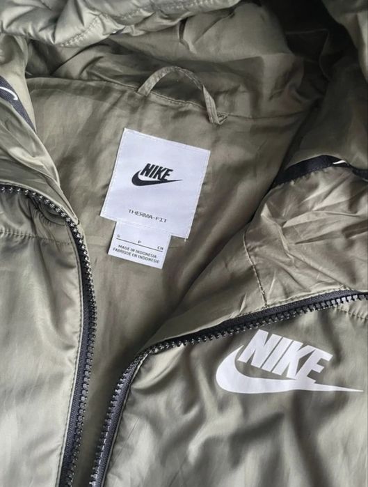 Geaca Nike Therma fit S, khaki
