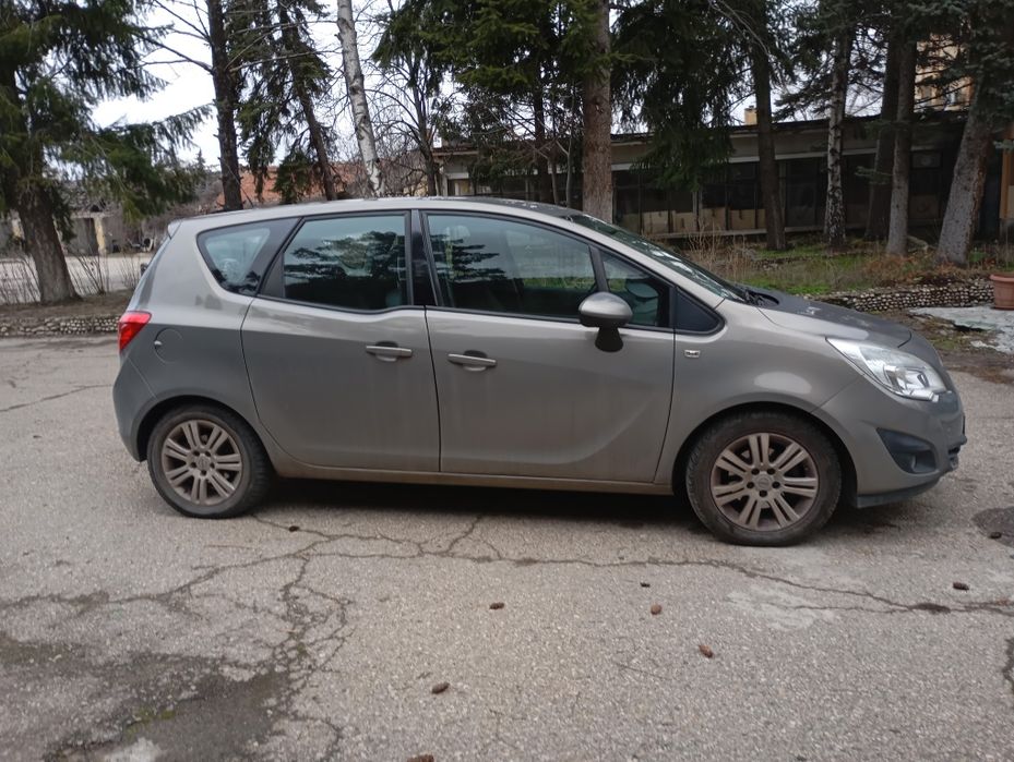 Продавам Opel Meriva 1.4