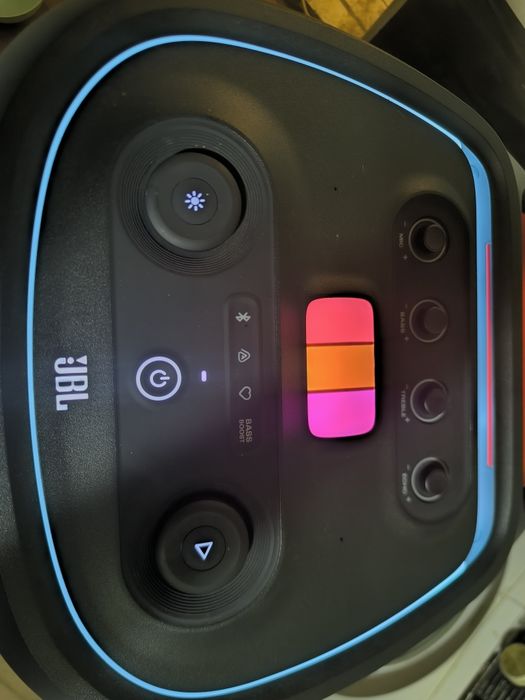 Jbl Party Box Ultimate 1100W,Folosită puține ore