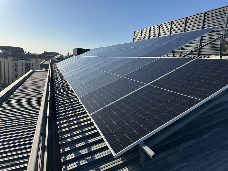 Quyosh panelari ornatamiz kafolat 25yil