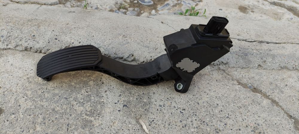 Педаль газа на камри