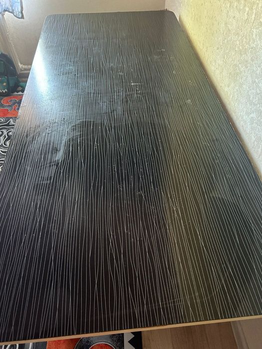 Кухонный стол со стульями