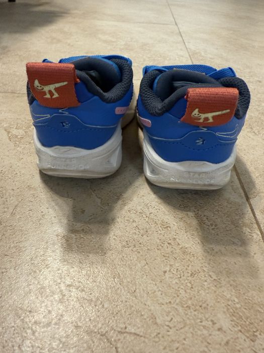 Маратонки Nike р.22