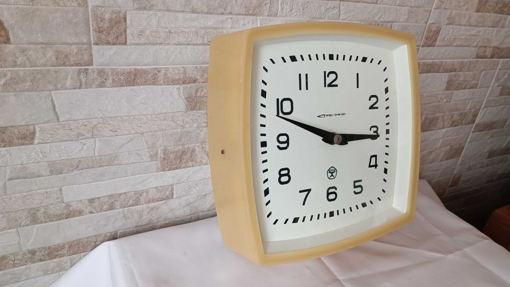 Стар стенен часовник - Стрела - СССР - Антика - 1980"