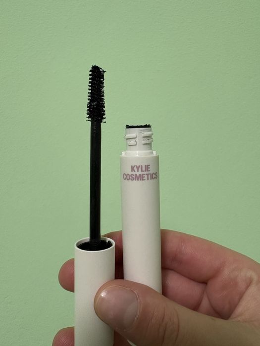 Спирала на Kylie Cosmetics