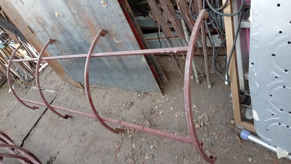 Copertina metalică