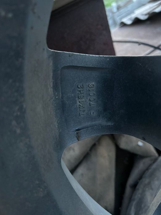 Продам диски на бмв 16 размер