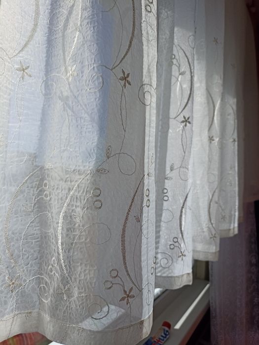 Чисто ново късо перде