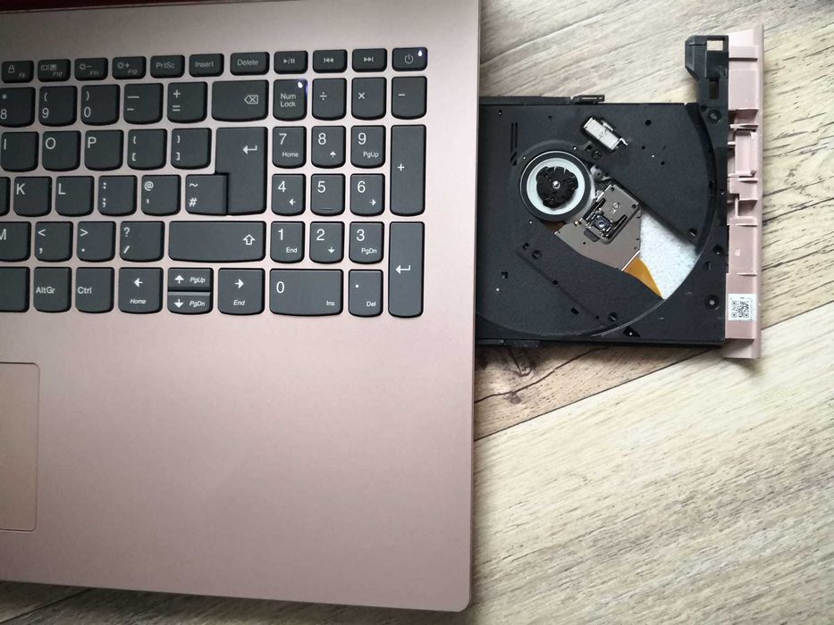 Lenovo IdeaPad 320-15AST (15.6”)