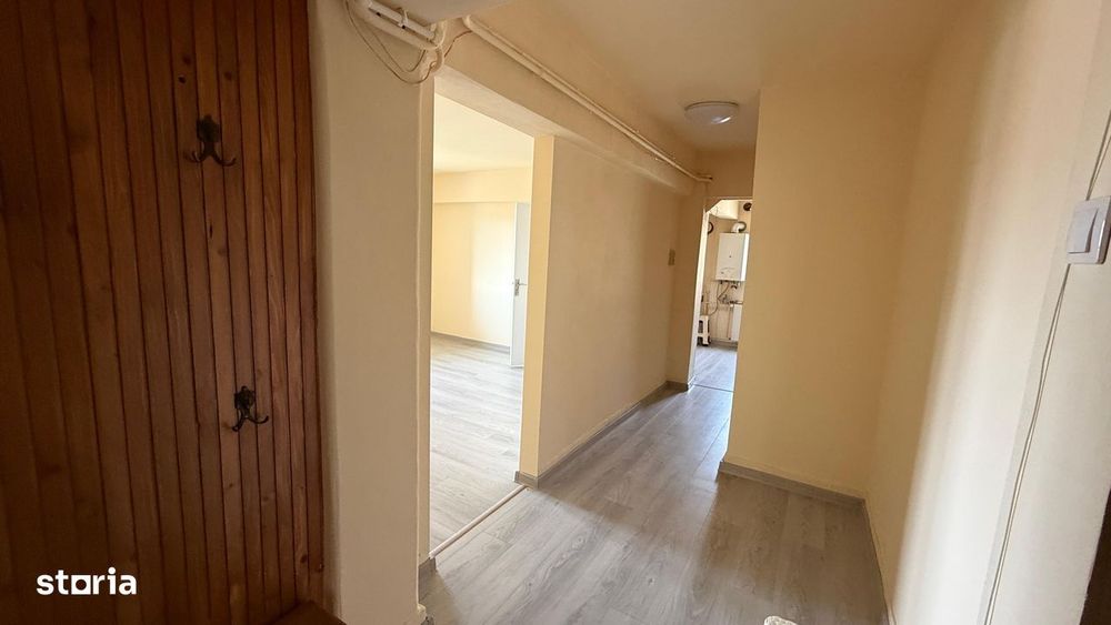 Apartament cu 3 camere decomandate, complet renovat,ultracentral Carei