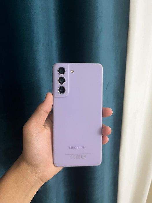 Самсунг s21 FE..