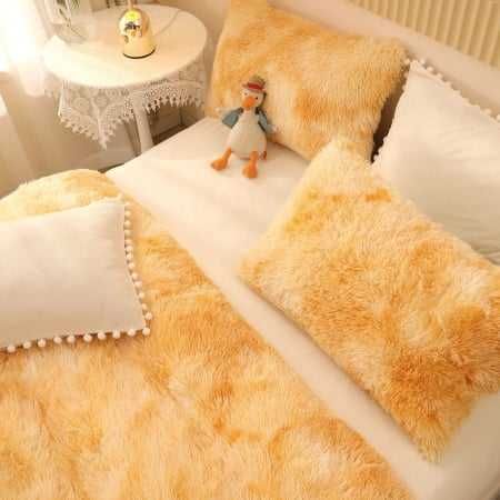 Lenjerie De Pat Pufoasa FLUFFY -Cu Ciucuri