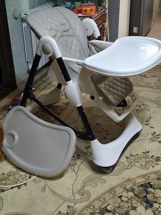 Стул для кормления ребенка