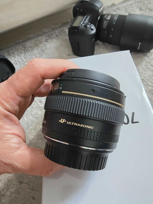 Canon EF 50mm  1:1.4