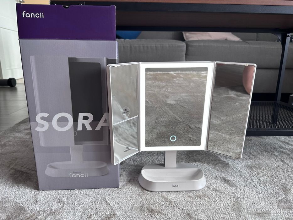Oglinda cosmetica led cu picior