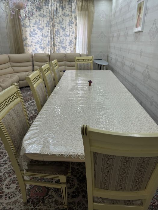Стол и 5 стульев в продаже