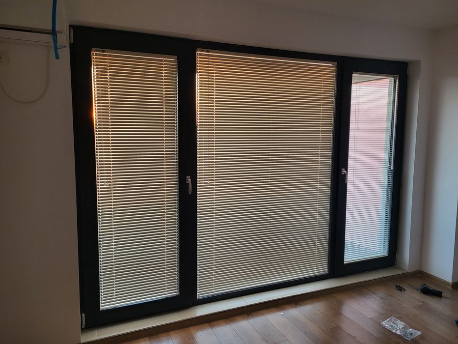 Jaluzele-Rulouri-Plase plisate-Role noapte-zi