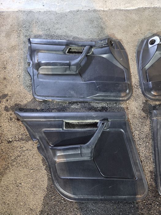 Обшивки на BMW e34 до рест