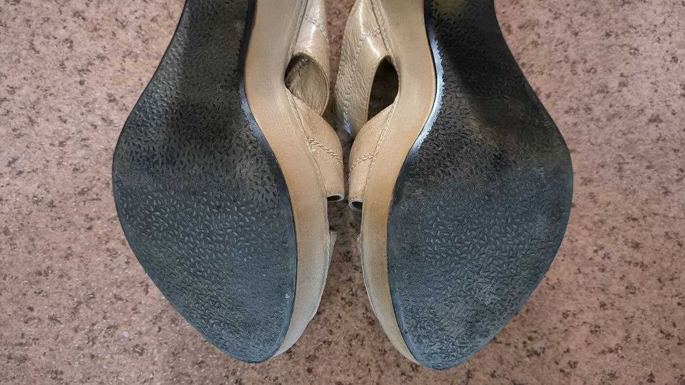 Босоножки на платформе 39 размер в хорошем состоянии