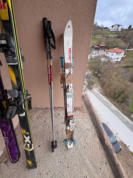 Продавам три комплекта скии