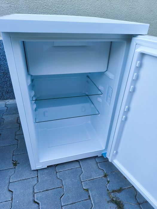 Хладилник/ци с вътрешна камера Либхер/Миеле нов с транспортен дефект!