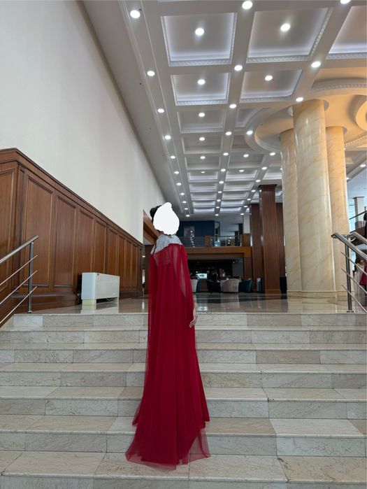 Продам красное вечернее платье