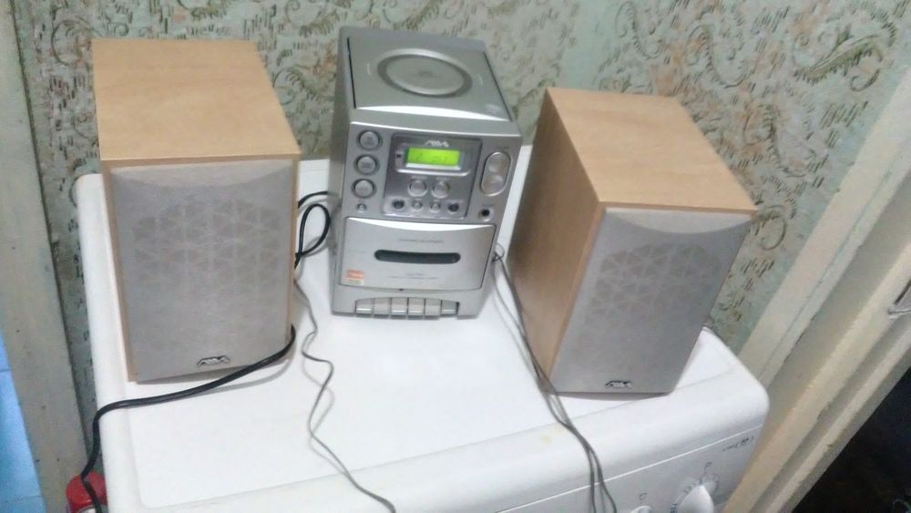 vand combina sony, funcționează.