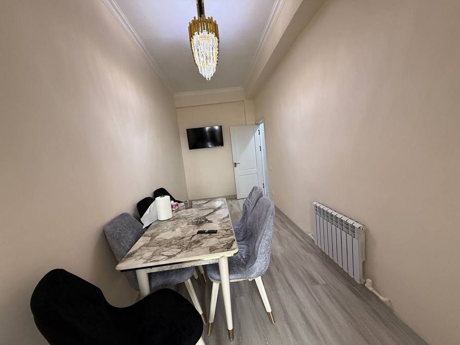 Sotiladi srochni 2 xona BM group