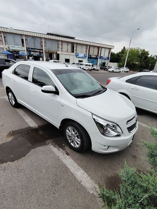 Автомобиль Кобальт
