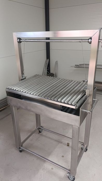 Grătar-gratare inox cu sau fără mecanism de ridicare.
