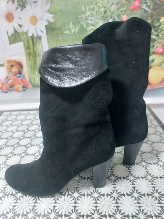 Продам замшевые сапожки