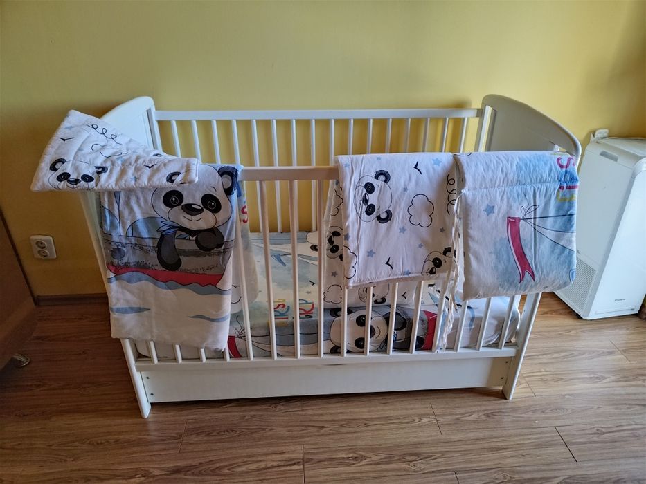 Pătuț lemn + saltea cocos, bonus lenjerie