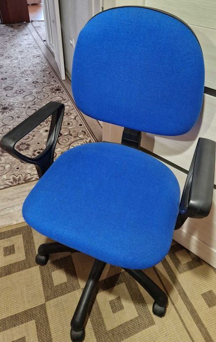 Продам компьютерный стул