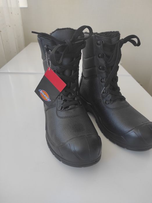 Продам зимние обувь