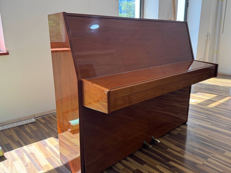 Срочно продается фортепиано. Пианино Riga. Fortepiano.