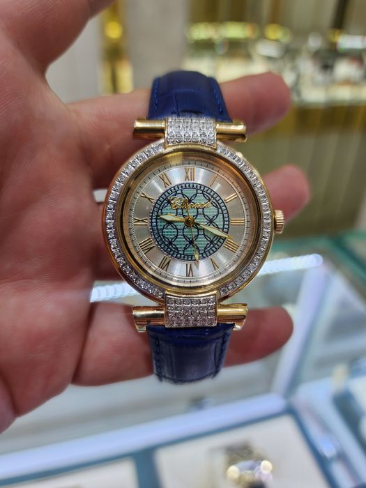 Продам Женские золотые часы Шопард Империал.