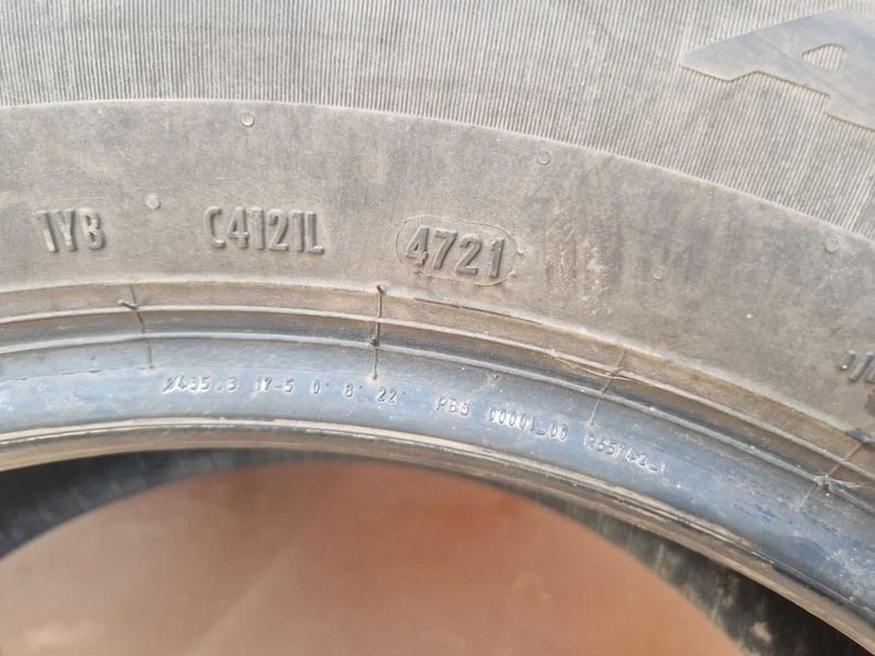 2 Pirelli R17 225/60
всесезонни гуми
DOT4721