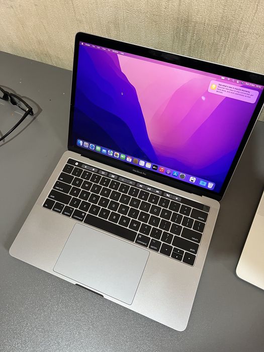 MacBook Pro 13 inch touch bar