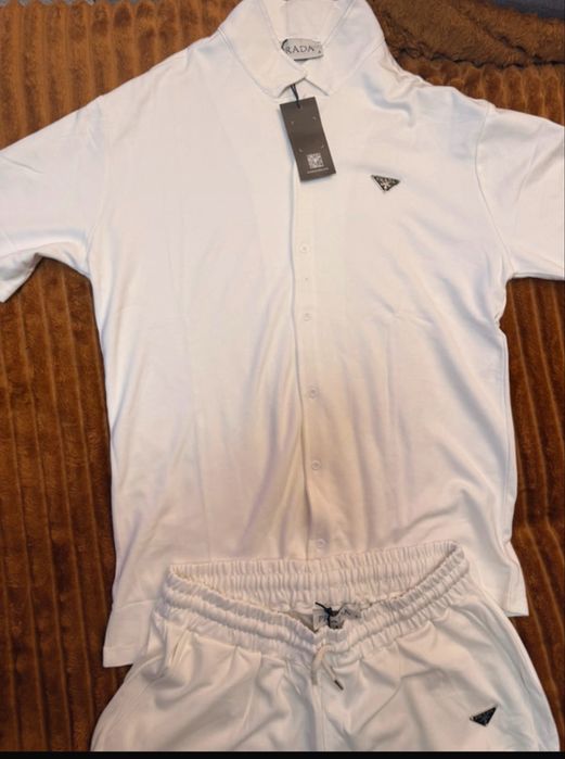 Compleu prada (pantaloni scurti si camasa)
