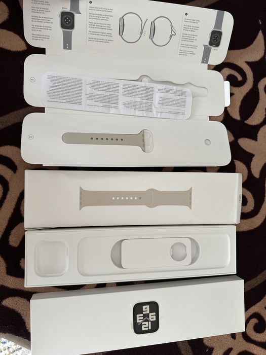 Продаются оригинальные часы Aplle Watch Se