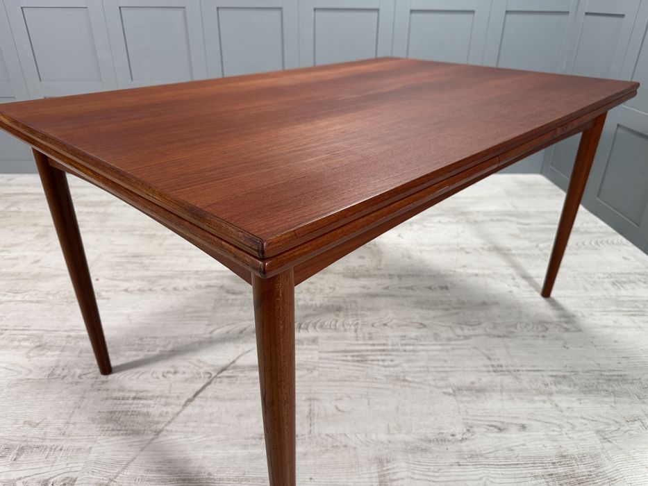 Разтегателна трапезна маса от 60-те Д1145