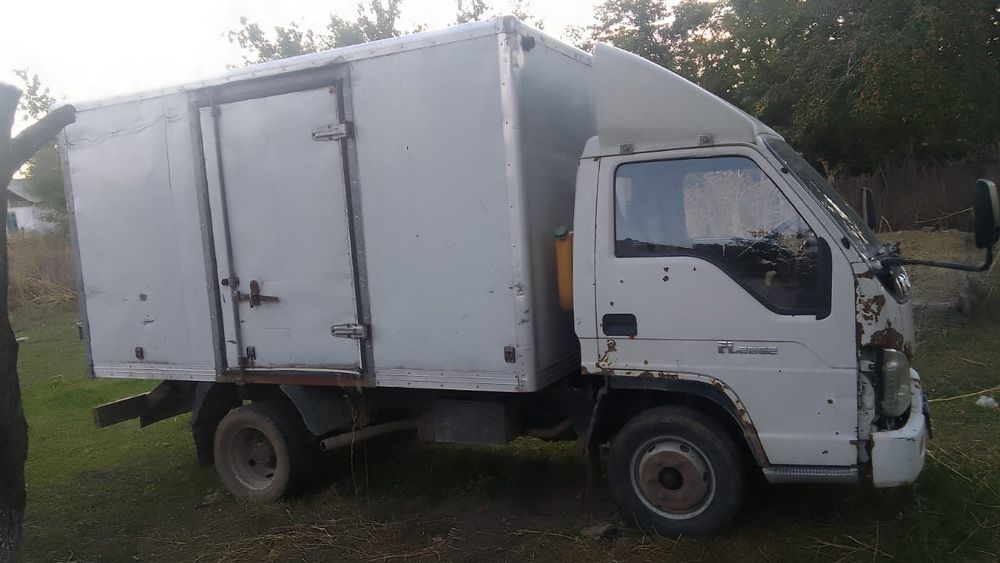 На ходу журіп турган Фатон машина