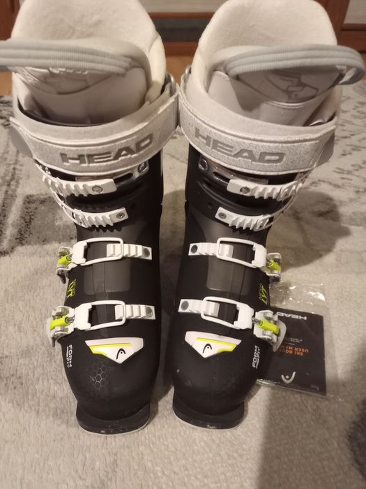 Ски обувки марка Head.