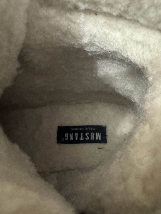 Ghete Mustang imblanite