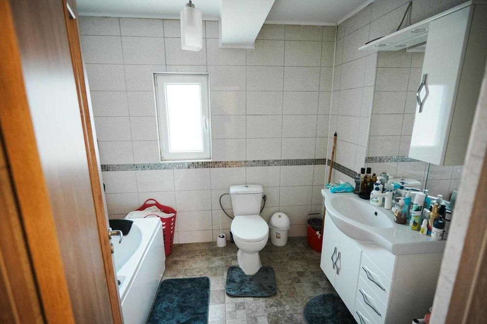 Casă individuală 5 camere de vânzare în Comuna Berceni, aproape de Bucuresti, scoala si soseaua principala, direct de la proprietar!