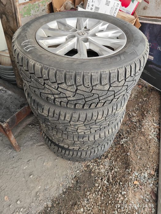 Продам Зимнюю резину с дисками