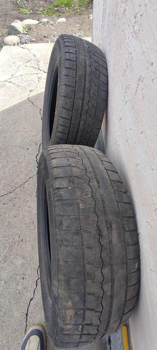 Продам шины б\у 2 штук