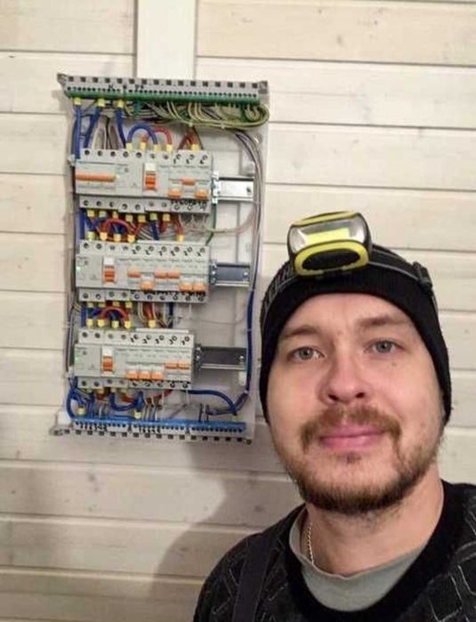 Услуги электрика 24/7. Электрик срочно. Недорого  Электрик на выезд.