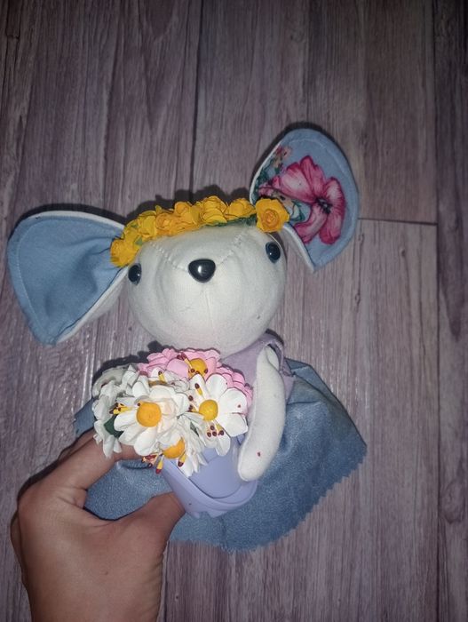 Игрушка  зайчиха
