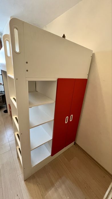 Детско двуетажно легло с вградено бюро и гардероб